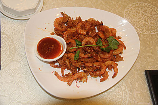 hom nay danh bach thu con gi